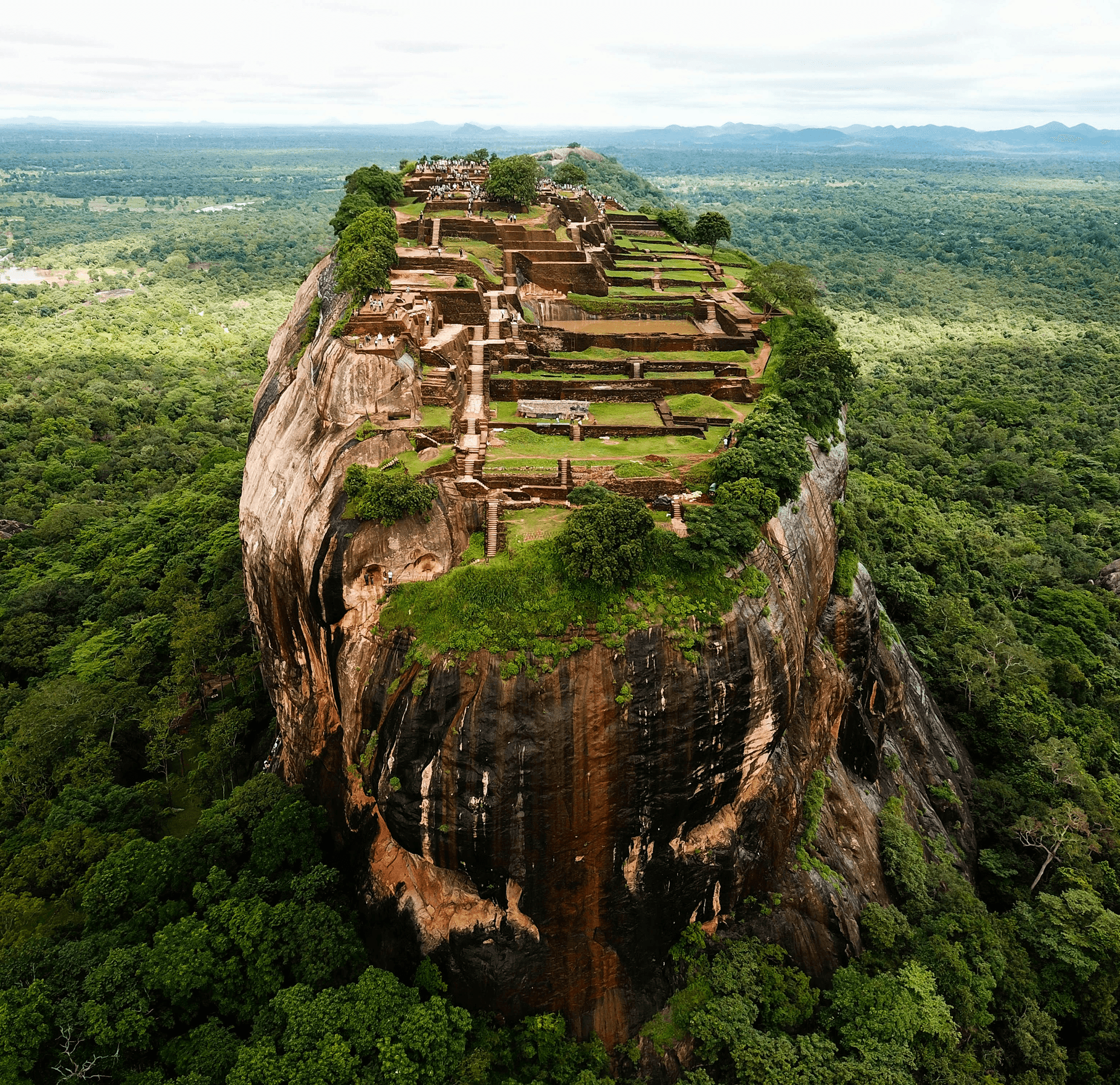 Sigiriya rock fortress, Sri Lanka โ Laksiri Tours
